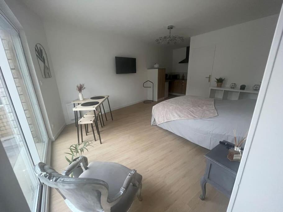Apartament Studio Equipe Valenciennes Zewnętrze zdjęcie